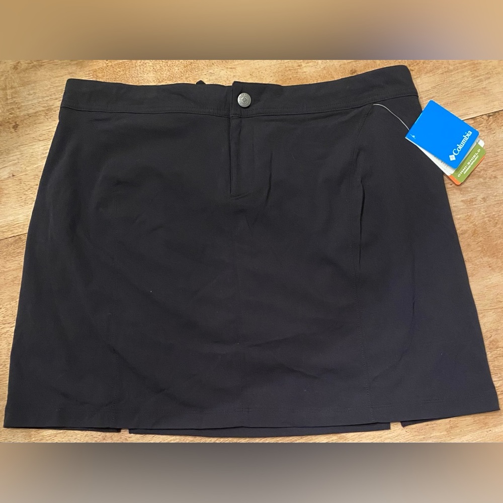 NWT Columbia Women’s Size 14 Black Nylon‎ Blend Omni Shield Three Rocks Skort